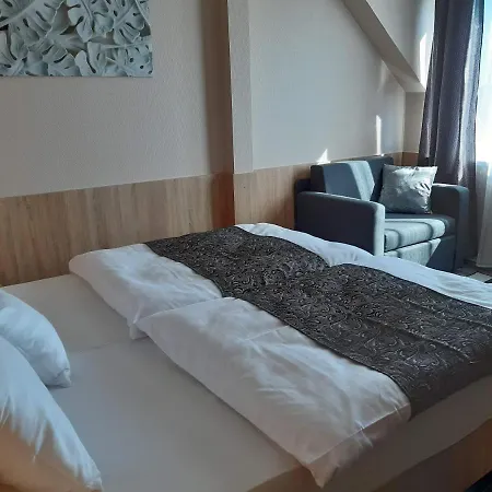Katalin Motel&Étterem Berettyóújfalu Esterno foto