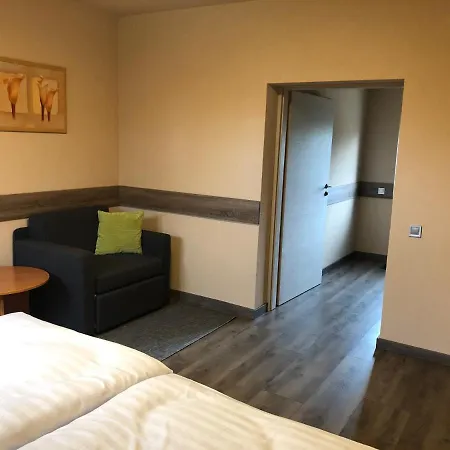 Katalin Motel&Étterem Berettyóújfalu Esterno foto