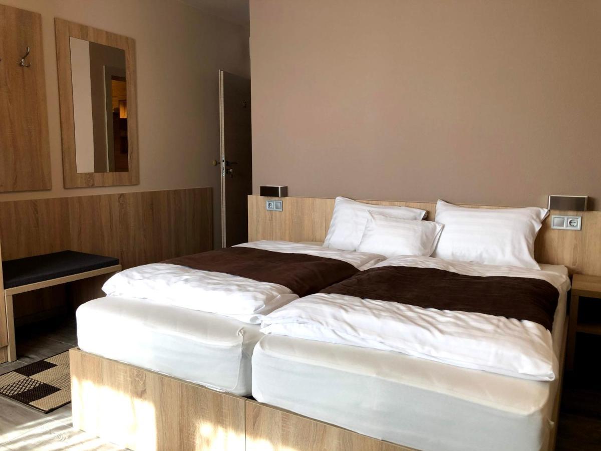Katalin & Etterem Motel